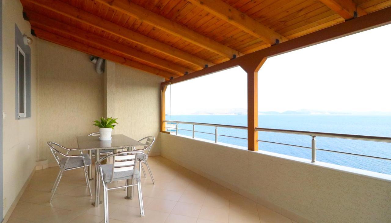 Apartments Vila Roboci Sarandë Exterior foto